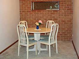 Maibonnie Villas dining area